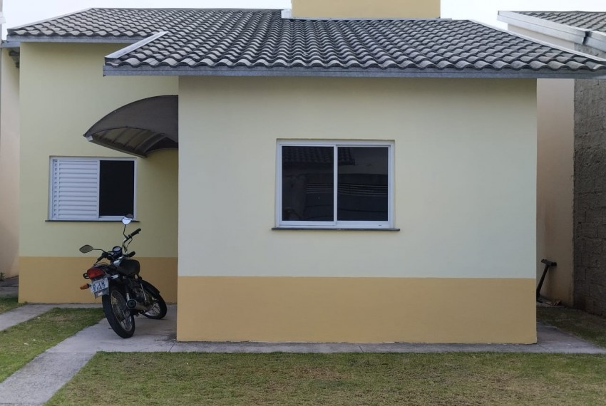 CASA EM CONDOMINIO